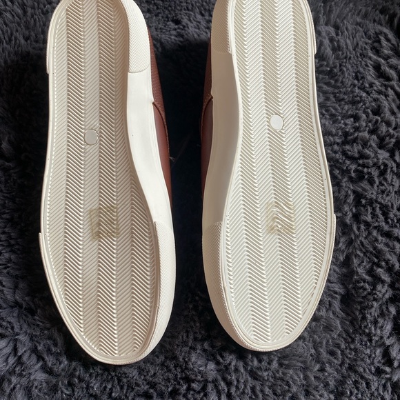 New shoes - Picture 3 of 4